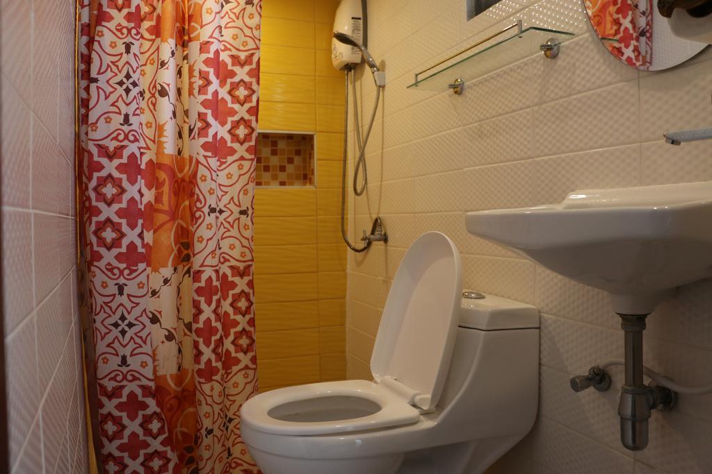 Noom Guesthouse Lop Buri Εξωτερικό φωτογραφία
