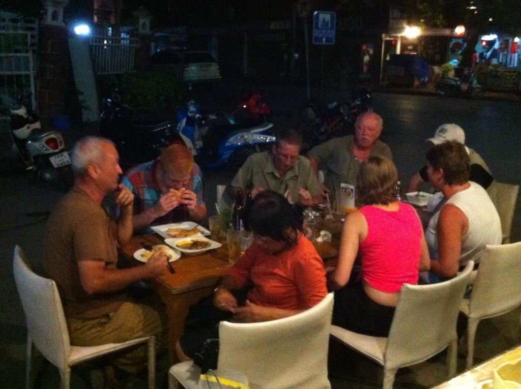 Noom Guesthouse Lop Buri Εξωτερικό φωτογραφία