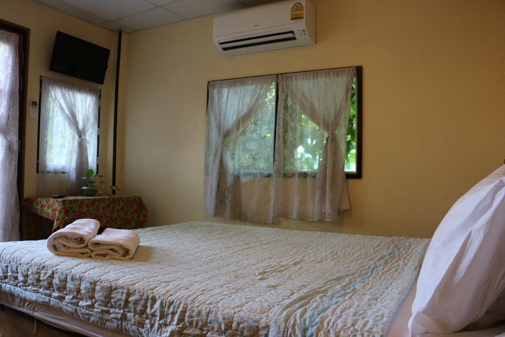 Noom Guesthouse Lop Buri Εξωτερικό φωτογραφία