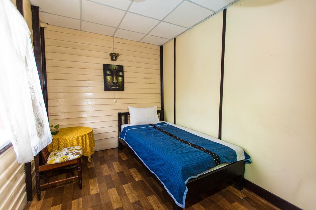 Noom Guesthouse Lop Buri Εξωτερικό φωτογραφία
