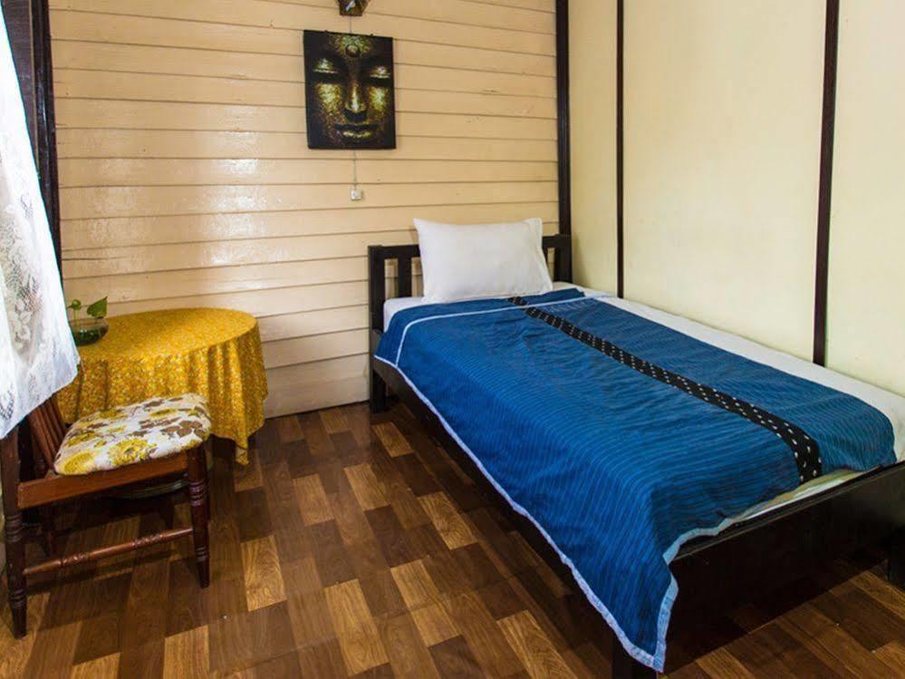 Noom Guesthouse Lop Buri Εξωτερικό φωτογραφία