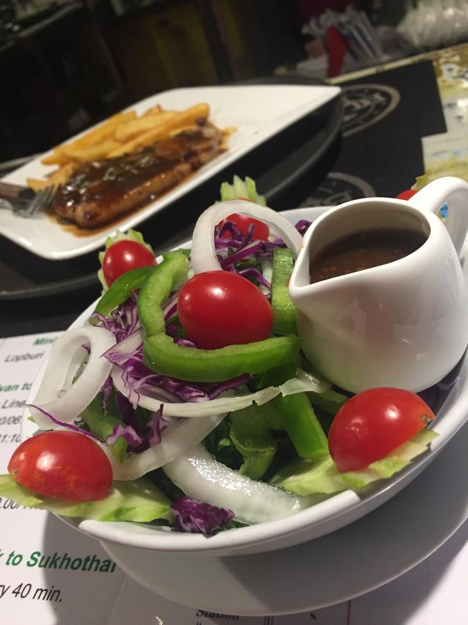 Noom Guesthouse Lop Buri Εξωτερικό φωτογραφία