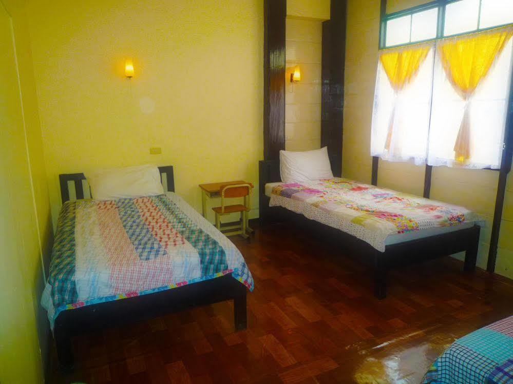 Noom Guesthouse Lop Buri Εξωτερικό φωτογραφία