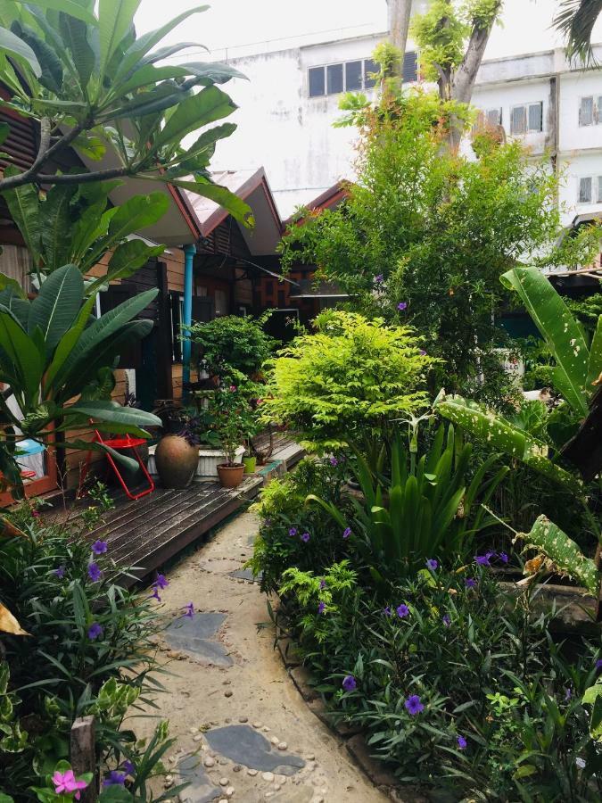 Noom Guesthouse Lop Buri Εξωτερικό φωτογραφία